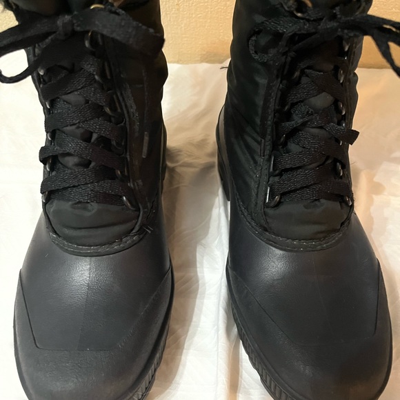 Sorel Kaufman Winter Boots. - Picture 3 of 14